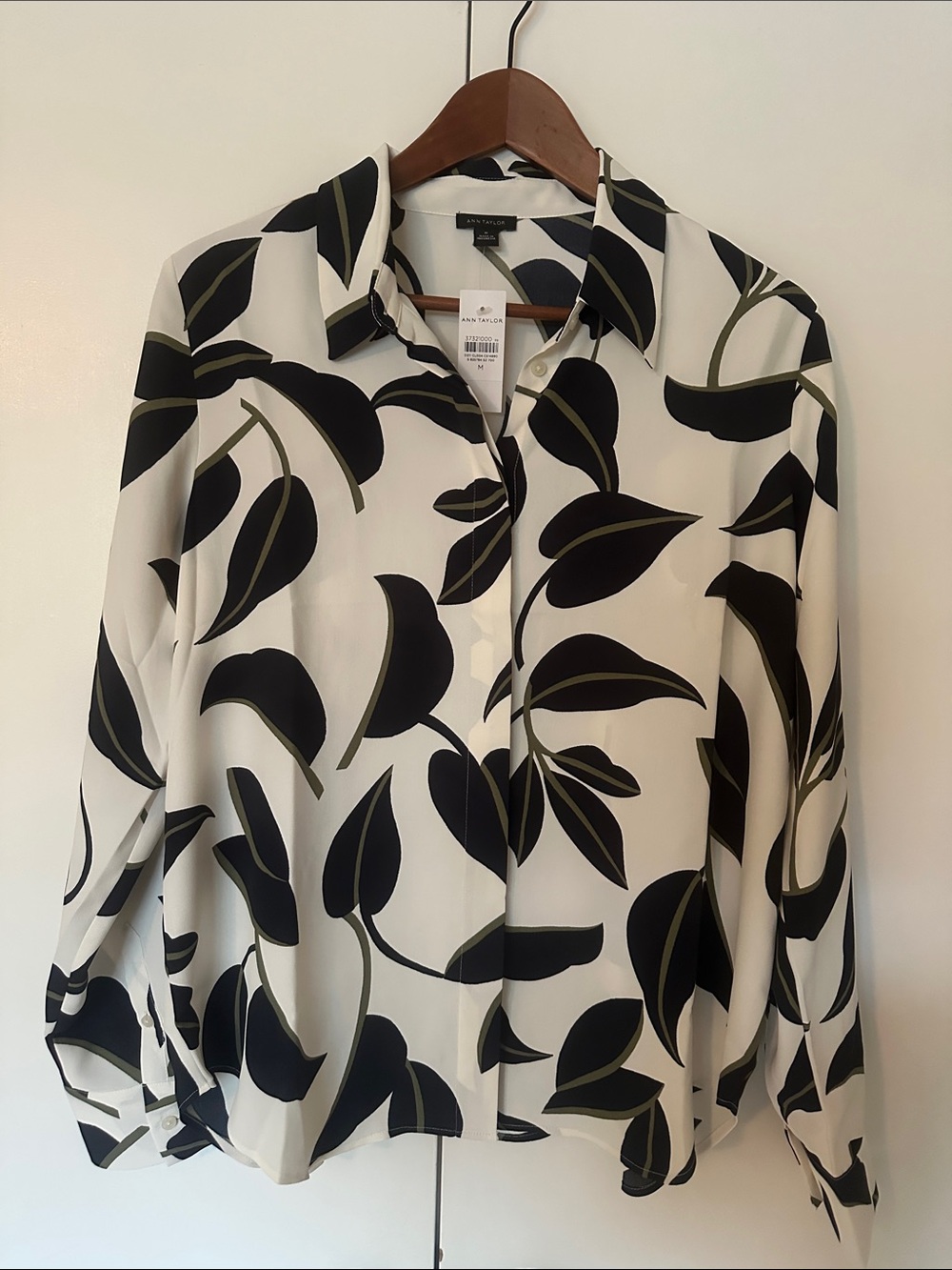 Ann Taylor Navy and White Leaf-Print Button Down Blouse